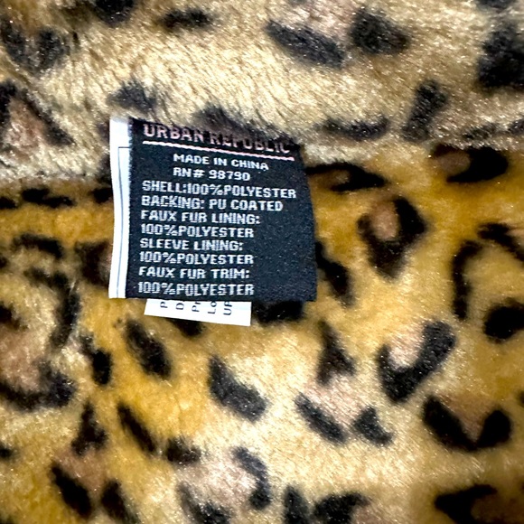 COPY - Girls Winter Coat with thick animal print fleece lining. Size 14 - Picture 6 of 7